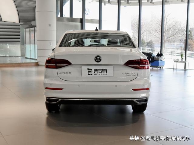 合资的热销实惠车，有自动挡，油耗不到6L，带你看大众朗逸