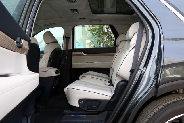 仅29.88万的进口中大型SUV，标配3.5L V6发动机