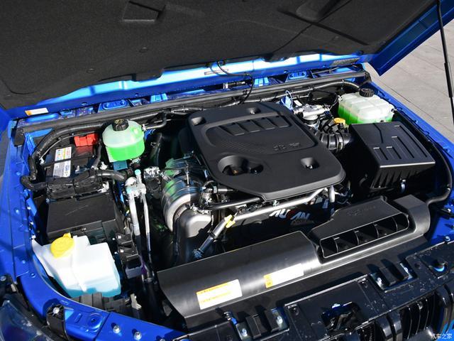 百公里油耗8.5L的越野车 解析北京BJ40刀锋英雄柴油版