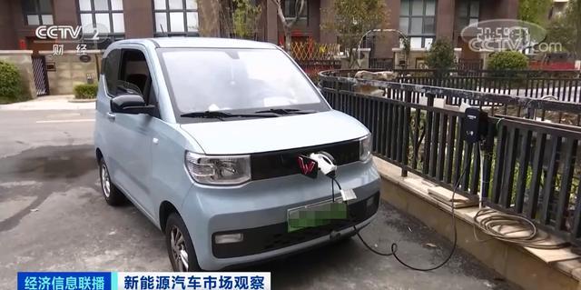 一车难求，提车得等三个月？！新能源车卖爆了！谁在买？