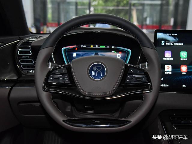 满电续航605km，快充仅0.42小时，外观前卫，实拍汉