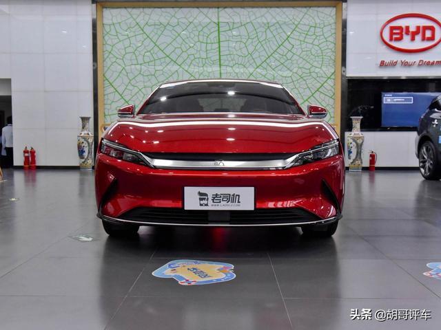 满电续航605km，快充仅0.42小时，外观前卫，实拍汉
