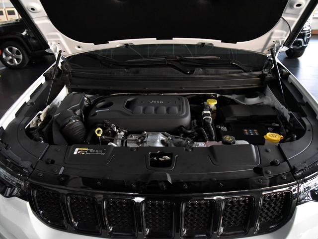 气质硬朗，7座布局合理，全家出行合资SUV，Jeep大指挥官
