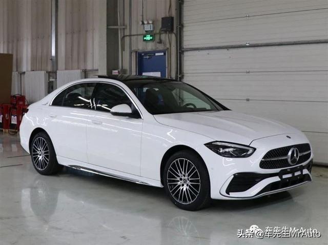 立标前脸全球独有，轴距再加长！国产新一代奔驰C级三季度上市