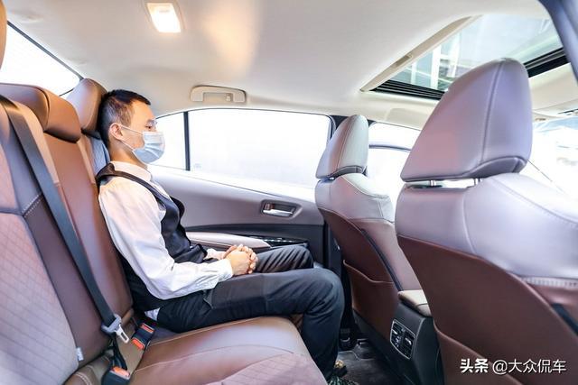 亚洲狮到底是大号卡罗拉还是小号亚洲龙？