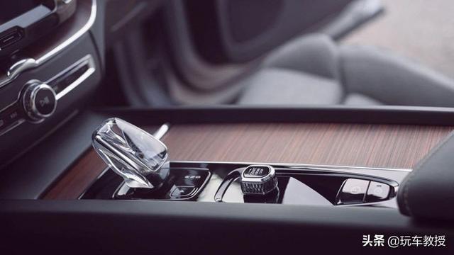 优惠近7万！2.0T+8AT四驱，沃尔沃XC60用起来贵吗？