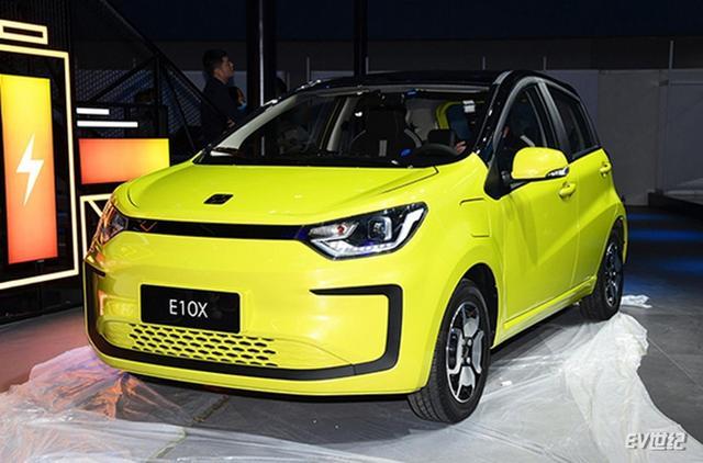 思皓E10X即将上市，五菱宏光MINI EV颤抖了吗