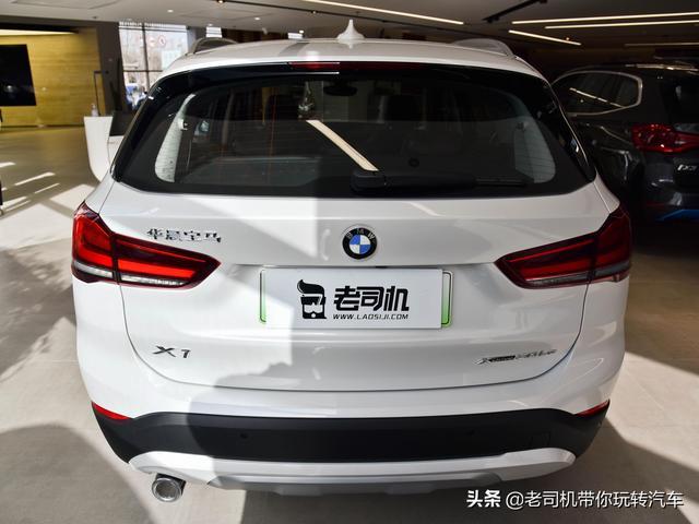 空间依旧宽大，油耗不到2L，混动的宝马SUV，宝马X1新能源