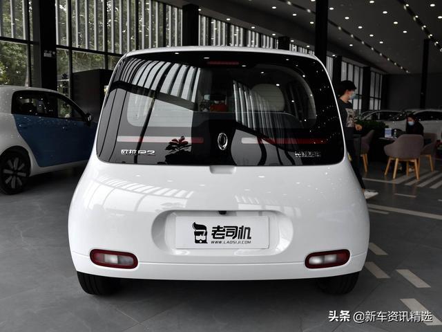 歐拉白貓提車作業同樣的小巧的城市代步車空間大配置高實拍歐拉白貓