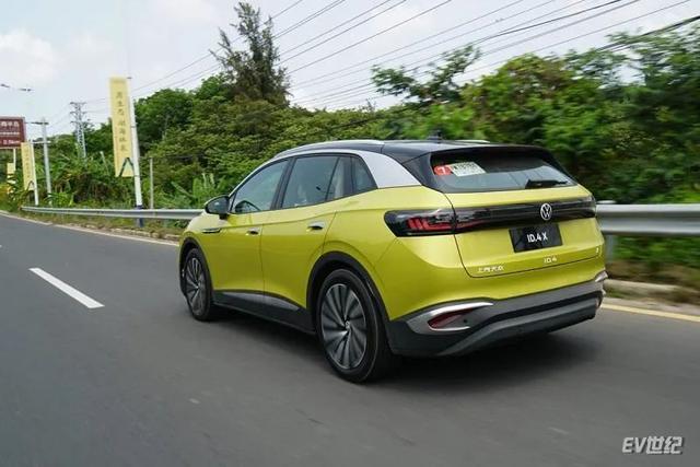 试驾上汽大众ID.4 X后我找到了6个不买Model 3的理由
