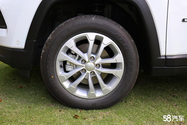 全新Jeep指南者试驾挺好开的，为啥你们都不买？
