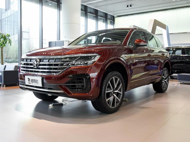 3.0T+六缸，与奥迪Q7同平台还比Q7便宜，一起看大众途锐