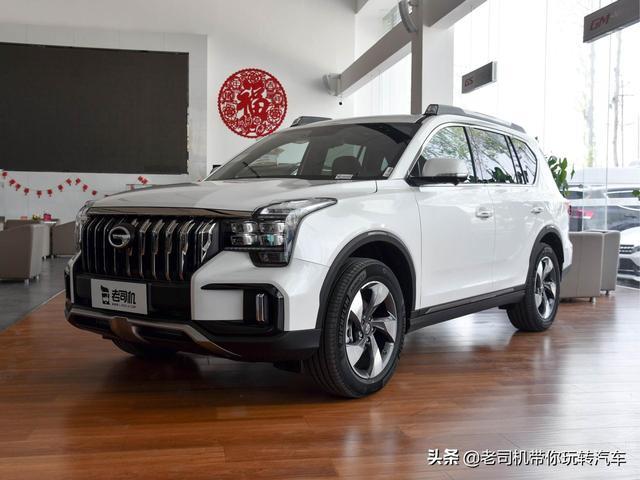 开在路上很霸道，宽度超1米9，大且便宜的SUV，传祺GS8S