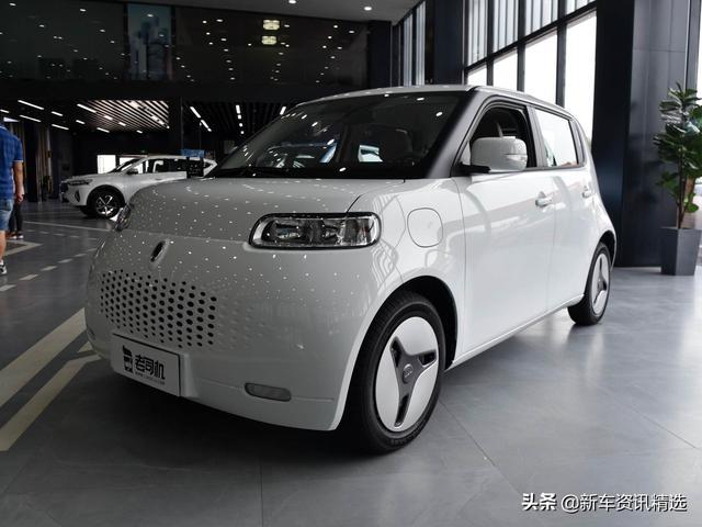 同样的小巧的城市代步车，空间大配置高，实拍欧拉白猫