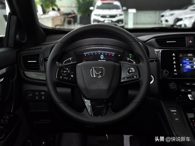 内部空间大，油耗低，更注重驾乘舒适感，实拍本田CR-V