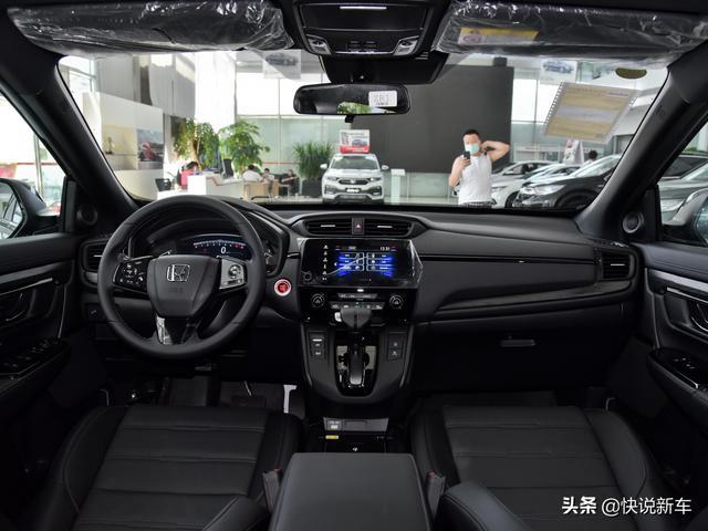 内部空间大，油耗低，更注重驾乘舒适感，实拍本田CR-V