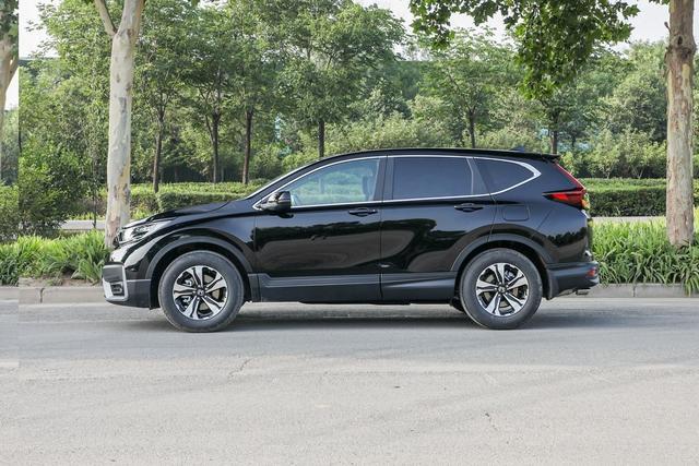 20万买SUV，家用是选RAV4还是CR-V？比一下就知道了