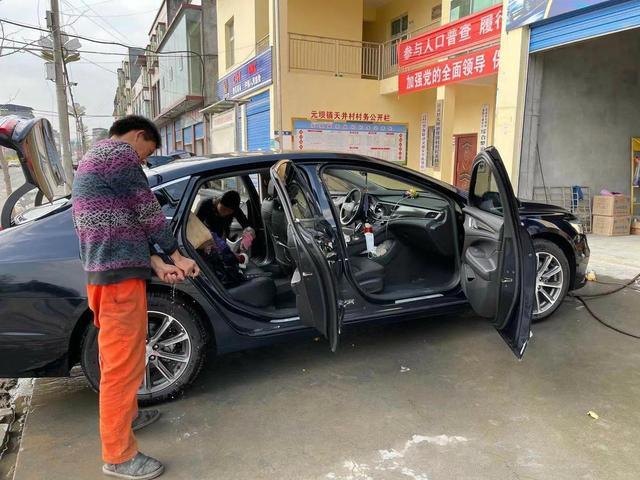 感受君越的时尚，舒适