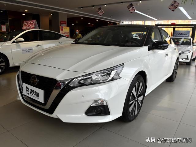 市区油耗5毛钱的日系中型车，奔驰同款天窗+自动挡，日产天籁