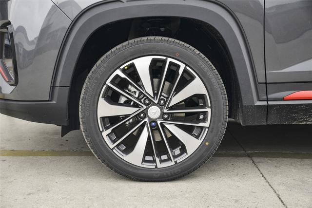 CS35PLUS评测：外观更运动，适合年轻人的SUV