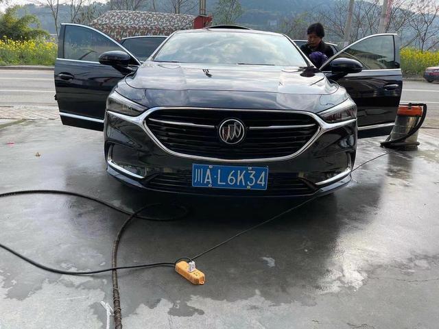 感受君越的时尚，舒适