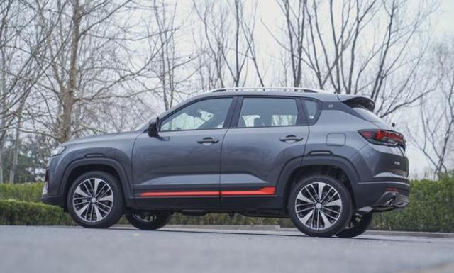 长安CS35plus，蓝鲸1.4T+双离合，年轻有个性
