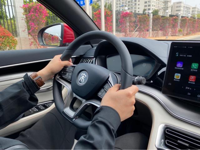 比亚迪宋PLUS DM-i一箱油可以开到天荒地老？