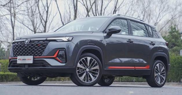 长安CS35plus，蓝鲸1.4T+双离合，年轻有个性