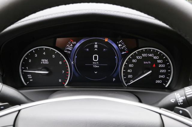 省油的凯迪拉克CT6，车内舒适安静，入门级就可以满足家用