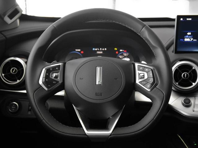 档次感很高的国产SUV，看着像一个小“宝马X6”，VV7GT