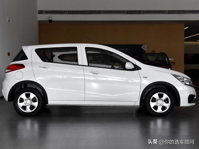 停车方便还不用天天充电，便宜5座省油代步车，带你看宝骏310