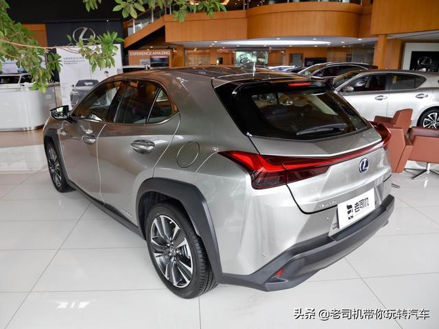 油耗不到5个油的进口SUV，还是日系豪华品牌，雷克萨斯UX