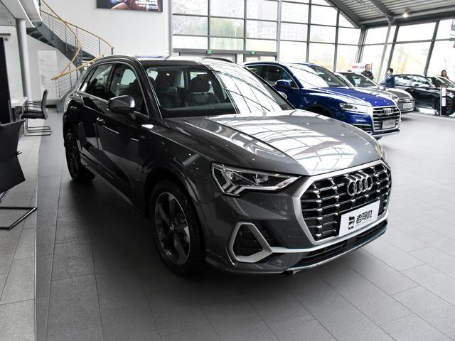 入门级豪华SUV选谁好？奥迪Q3有颜有趣，百公里油耗6.7L