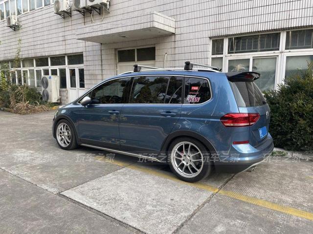 七座奶爸车也有自己的改装态度 大众途安L化身绞牙战士