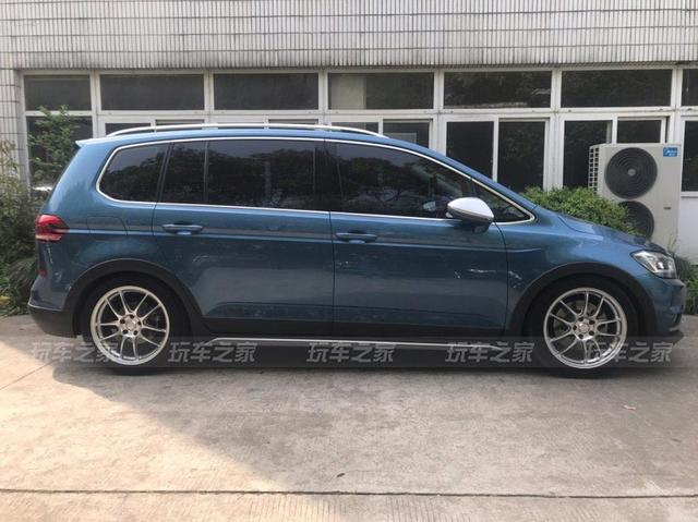 七座奶爸车也有自己的改装态度 大众途安L化身绞牙战士