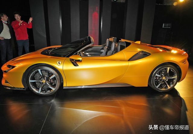 上市｜售499.8万元起，实拍法拉利SF90 Spider