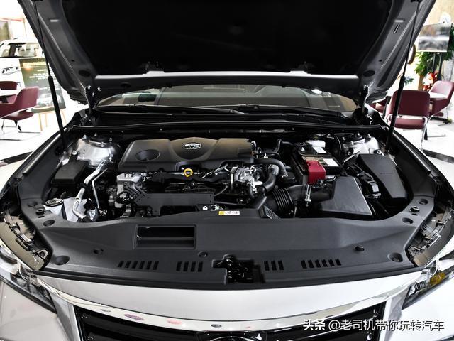 近5米的日系中型车，8AT自动挡“小凌志”，带你看丰田亚洲龙