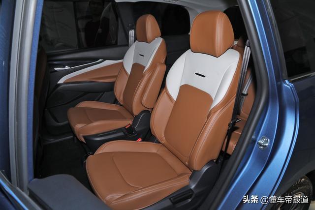 新车｜竞争宋MAX、五菱凯捷？大通G50新车实拍，配电子怀挡