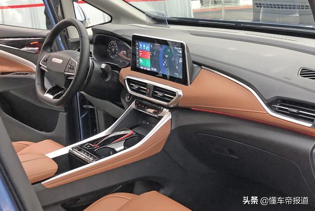 新车｜竞争宋MAX、五菱凯捷？大通G50新车实拍，配电子怀挡