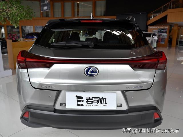 油耗不到5个油的进口SUV，还是日系豪华品牌，雷克萨斯UX