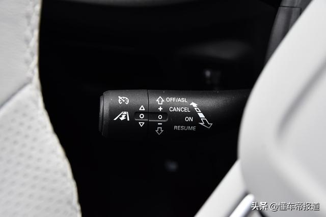 新车｜外观内饰大幅提升 全新荣威Ei5静态解析