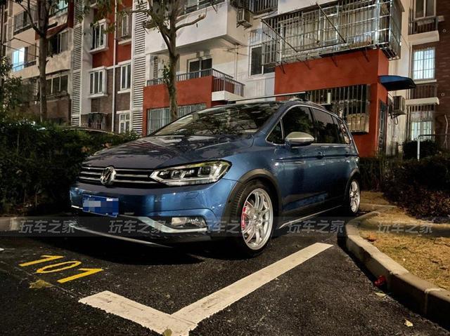 七座奶爸车也有自己的改装态度 大众途安L化身绞牙战士