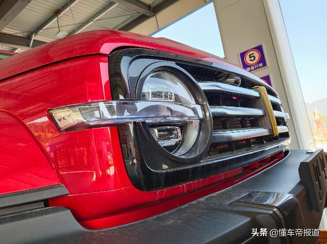 曝光｜采用车身同色轮眉 疑似坦克300城市版实车谍照