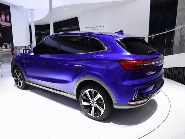 荣威marvelx提车作业48秒破百的国产suv猛将配194英寸豪华大屏爆302