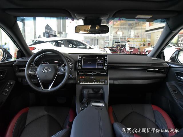 近5米的日系中型车，8AT自动挡“小凌志”，带你看丰田亚洲龙