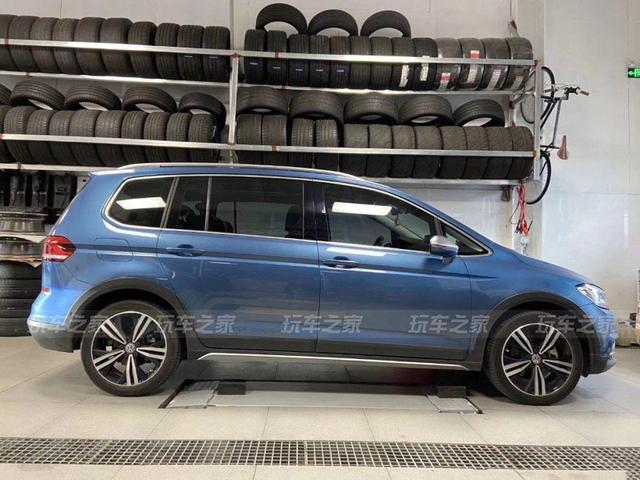 七座奶爸车也有自己的改装态度 大众途安L化身绞牙战士