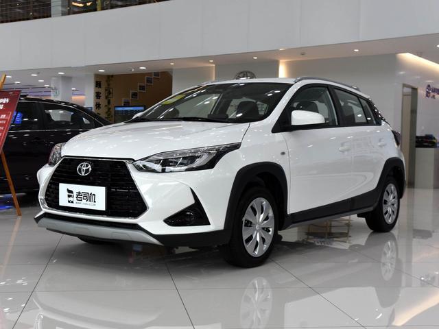 10万级丰田省心车，油耗较低，带你看丰田YARiS L 致炫
