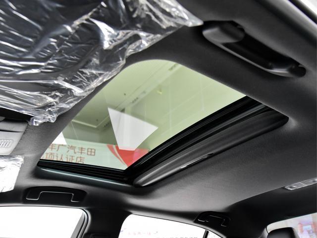 日系紧凑型车，1.8+混动省油又省心，一起看丰田雷凌