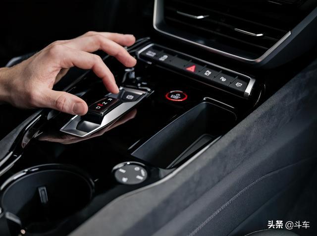 “最美奥迪”的称号该易主了，这款奥迪新车3.3s破百，能火？