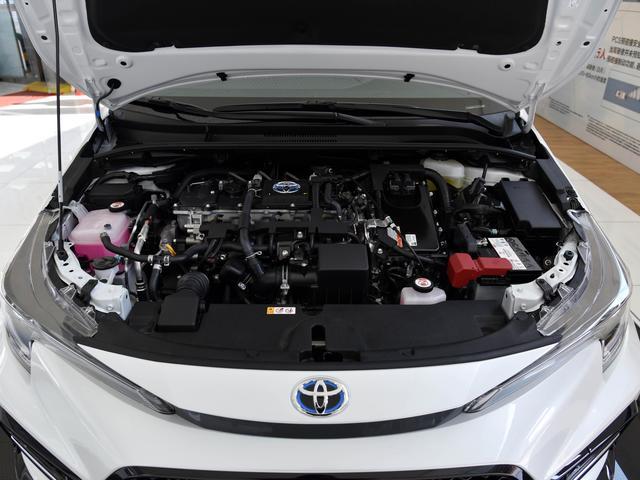 日系紧凑型车，1.8+混动省油又省心，一起看丰田雷凌